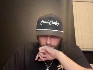 tallhungcloudyy's live room