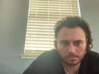 tallhungcloudyy's live room
