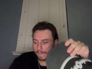 Tallhungcloudyy's cam show statistics and live stream