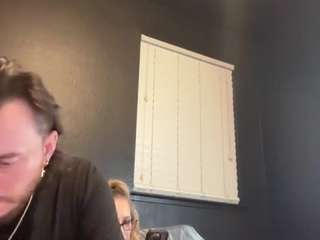 tallhungcloudyy's live room