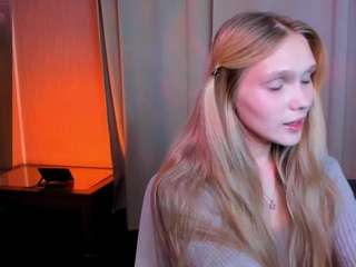 adelinecrash Live Webcam on CamSoda