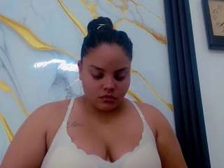 brunnette-hot