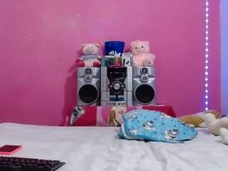 brunnette-hot