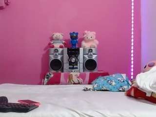 brunnette-hot