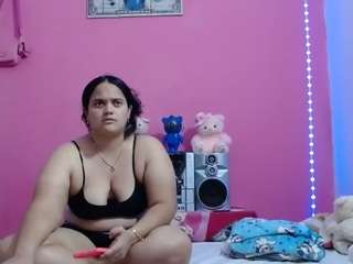 brunnette-hot