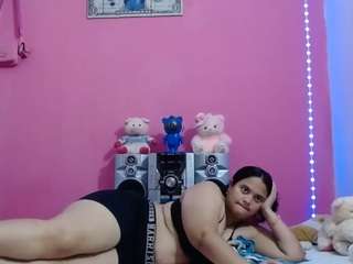brunnette-hot