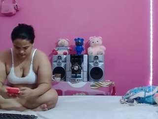 brunnette-hot