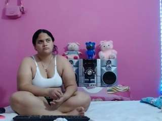 brunnette-hot