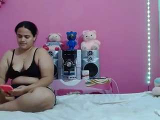 brunnette-hot