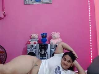 brunnette-hot