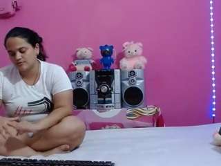 brunnette-hot