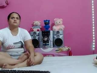brunnette-hot