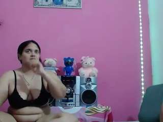brunnette-hot