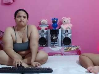 brunnette-hot