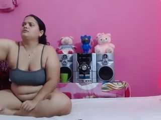 brunnette-hot