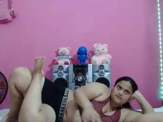 brunnette-hot