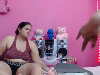 brunnette-hot