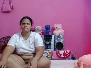 brunnette-hot