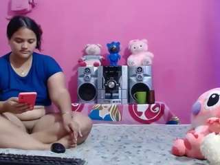 brunnette-hot