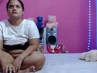 brunnette-hot