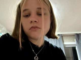 le modèle josefinelathen est en webcam porno dans un show sur le site camsoda, il possède les tags suivants: anal,black hair,tattoos,skinny,sex toys,pegging,no smoking,no drinking,nipple piercings,handjob,genital piercings,foot fetish,facial piercings,eating pussy,deepthroat,brown eyes,hd,small tits