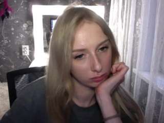 karinsalido Live Webcam on CamSoda