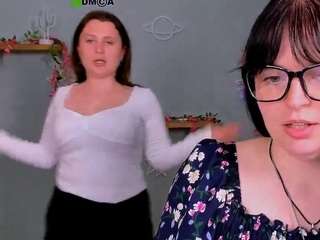 Este modelo está en vivo ahora. luna-noct