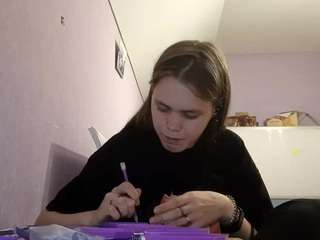 Эта модель сейчас онлайн. euniceballard