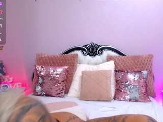 FoxySerenaX live cam preview