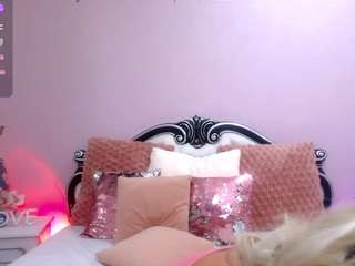 FoxySerenaX live cam preview