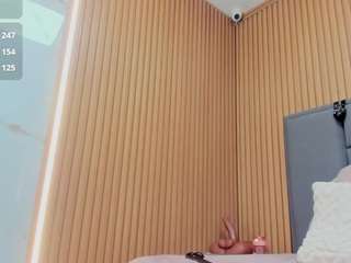 ISISLEROY live cam preview