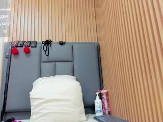 ISISLEROY live cam preview