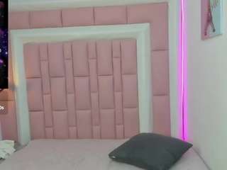 le modèle klaret-toy est en webcam porno dans un show sur le site camsoda, il possède les tags suivants: anal toys,ass to mouth,brown eyes,camel toe,drinking,foot fetish,full nudity,nipple piercings,sex toys,skinny,tattoos,teen 18,young adult,hd
