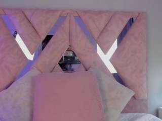 nova-silk live webcam show