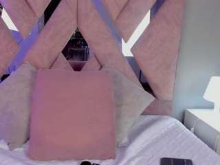 nova-silk live webcam show