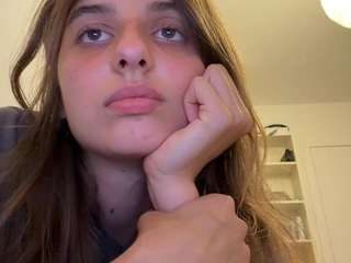TheolaKassis live webcam show