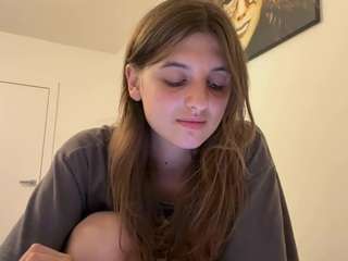 TheolaKassis live webcam show
