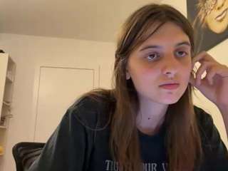 theolakassis live on CamSoda