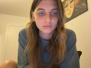 TheolaKassis live cam preview