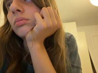 TheolaKassis live cam preview