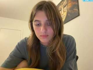 TheolaKassis live cam preview