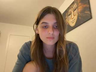 TheolaKassis live cam preview