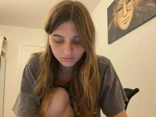 TheolaKassis live cam preview