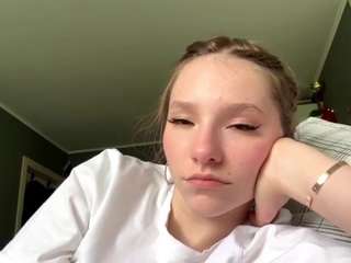 le modèle cyndyvranicar est en webcam porno dans un show sur le site camsoda, il possède les tags suivants: amateur,mature,young adult,teen 18,tease,tattoos,squirter,spank,skinny,shaved pussy,pussy,no drinking,nipple piercings,nature,natural,middle aged,lush,ass,doggy style,ass bouncing