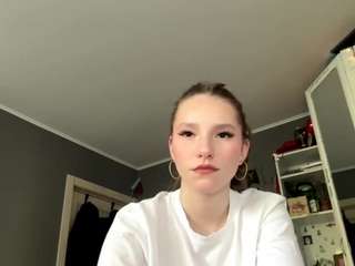 le modèle cyndyvranicar est en webcam porno dans un show sur le site camsoda, il possède les tags suivants: amateur,mature,young adult,teen 18,tease,tattoos,squirter,spank,skinny,shaved pussy,pussy,no drinking,nipple piercings,nature,natural,middle aged,lush,ass,doggy style,ass bouncing
