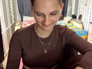 Este modelo está en vivo ahora. kishaschindeldecke