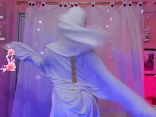 Dieses Model ist jetzt live. nadiakarim