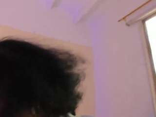 NadiaKarim live cam — arabic, normal, young adult