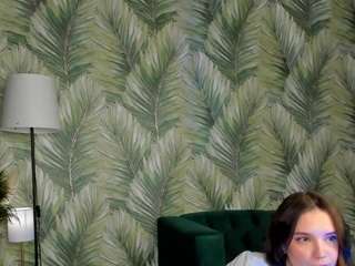 Model ini sedang live sekarang. elvienne