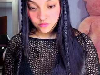 lia-harper-t